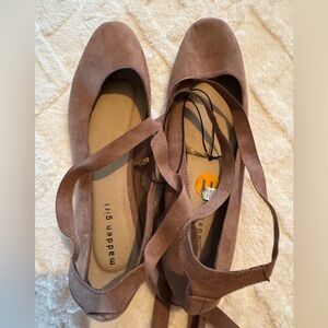 Madden Girl Tie-up flats